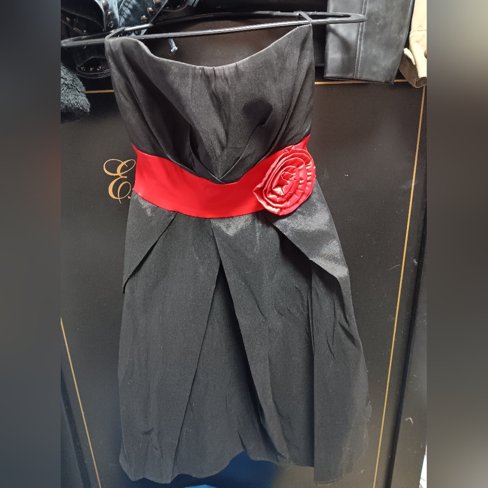 Red and Black Juniors Dress SZ LG